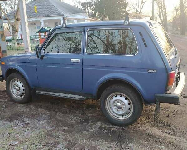 Синий ВАЗ 21214, объемом двигателя 1.7 л и пробегом 115 тыс. км за 3700 $, фото 3 на Automoto.ua