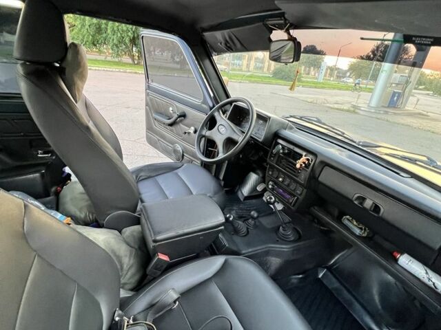 Синий ВАЗ 21214, объемом двигателя 1.7 л и пробегом 208 тыс. км за 4600 $, фото 6 на Automoto.ua