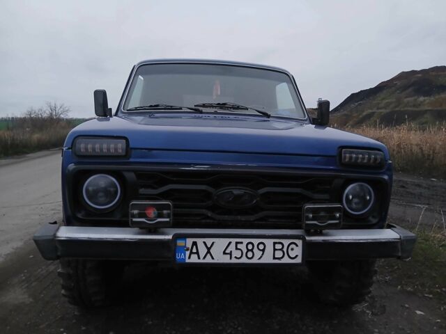 Синій ВАЗ 21214, об'ємом двигуна 1.7 л та пробігом 216 тис. км за 2300 $, фото 1 на Automoto.ua