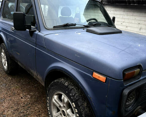 Синий ВАЗ 21214, объемом двигателя 1.7 л и пробегом 80 тыс. км за 3500 $, фото 1 на Automoto.ua