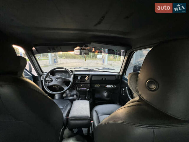 Синий ВАЗ 21214, объемом двигателя 1.7 л и пробегом 204 тыс. км за 4999 $, фото 11 на Automoto.ua