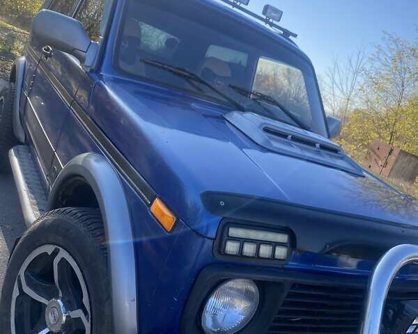 Синий ВАЗ 21214, объемом двигателя 1.7 л и пробегом 217 тыс. км за 3900 $, фото 6 на Automoto.ua