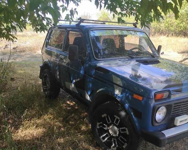 Синий ВАЗ 21214, объемом двигателя 1.7 л и пробегом 60 тыс. км за 4400 $, фото 6 на Automoto.ua