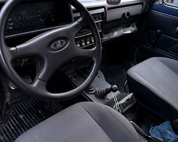 Синий ВАЗ 21214, объемом двигателя 1.7 л и пробегом 80 тыс. км за 3500 $, фото 4 на Automoto.ua