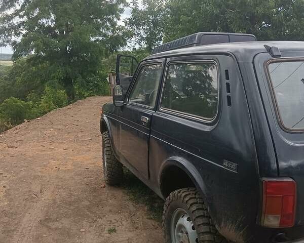 Синій ВАЗ 21214, об'ємом двигуна 1.7 л та пробігом 200 тис. км за 2700 $, фото 4 на Automoto.ua