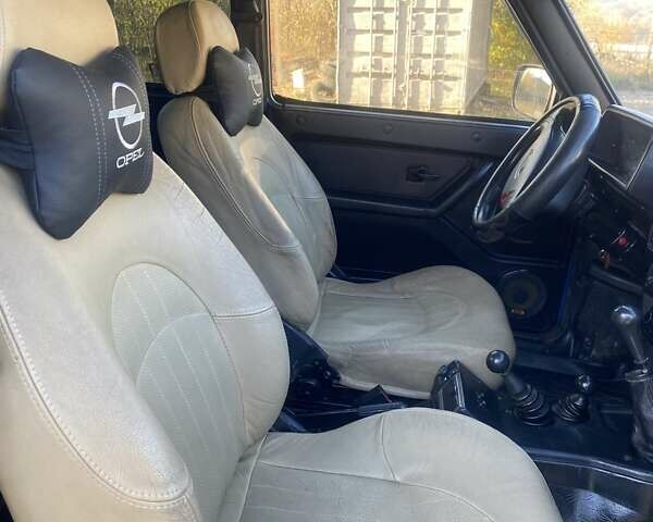 Синий ВАЗ 21214, объемом двигателя 1.7 л и пробегом 217 тыс. км за 3900 $, фото 12 на Automoto.ua