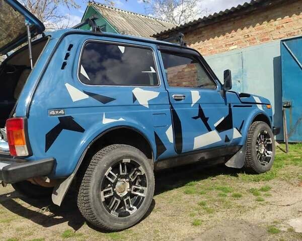 Синій ВАЗ 21214, об'ємом двигуна 1.7 л та пробігом 60 тис. км за 4300 $, фото 12 на Automoto.ua