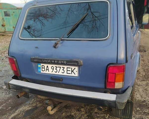 Синий ВАЗ 21214, объемом двигателя 1.7 л и пробегом 115 тыс. км за 3700 $, фото 4 на Automoto.ua
