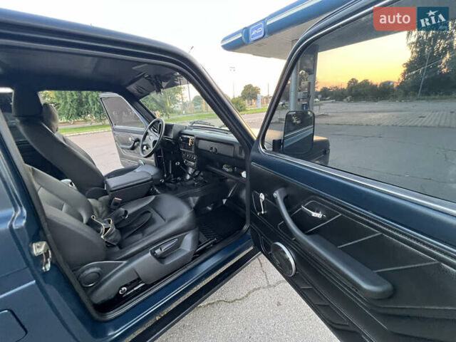 Синий ВАЗ 21214, объемом двигателя 1.7 л и пробегом 204 тыс. км за 4999 $, фото 14 на Automoto.ua