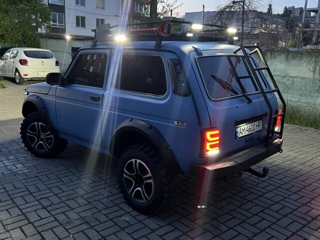 Синий ВАЗ 21214, объемом двигателя 1.7 л и пробегом 172 тыс. км за 4500 $, фото 5 на Automoto.ua
