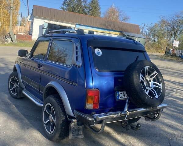 Синий ВАЗ 21214, объемом двигателя 1.7 л и пробегом 217 тыс. км за 3900 $, фото 3 на Automoto.ua