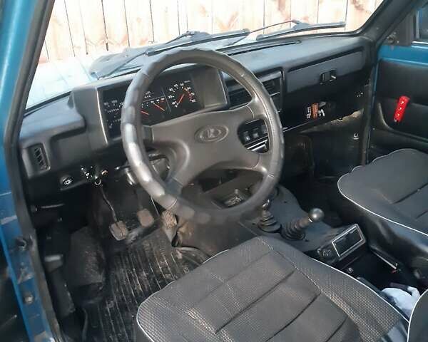 Синий ВАЗ 21214, объемом двигателя 1.7 л и пробегом 41 тыс. км за 3600 $, фото 4 на Automoto.ua