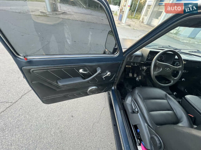Синий ВАЗ 21214, объемом двигателя 1.7 л и пробегом 204 тыс. км за 4999 $, фото 10 на Automoto.ua