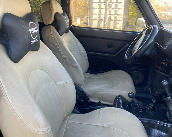 Синий ВАЗ 21214, объемом двигателя 1.7 л и пробегом 217 тыс. км за 3600 $, фото 6 на Automoto.ua