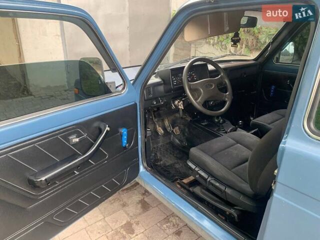 Синий ВАЗ 21214, объемом двигателя 1.7 л и пробегом 280 тыс. км за 3650 $, фото 8 на Automoto.ua