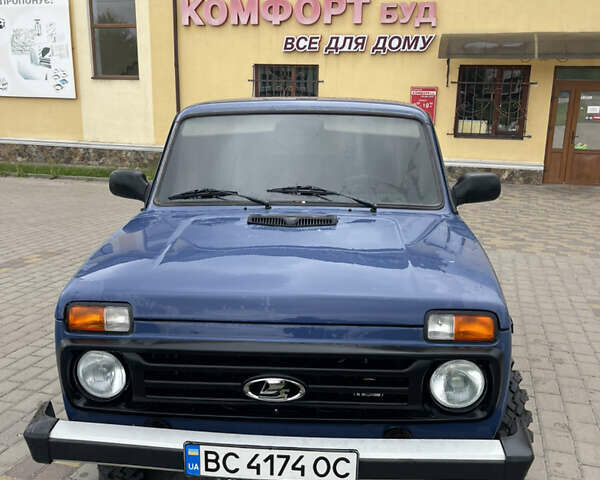 Синий ВАЗ 21214, объемом двигателя 1.7 л и пробегом 247 тыс. км за 5250 $, фото 1 на Automoto.ua