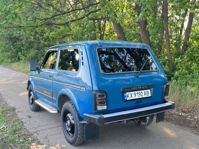Синий ВАЗ 21214, объемом двигателя 1.7 л и пробегом 77 тыс. км за 4000 $, фото 3 на Automoto.ua