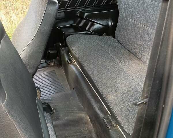Синий ВАЗ 21214, объемом двигателя 1.7 л и пробегом 88 тыс. км за 4000 $, фото 6 на Automoto.ua