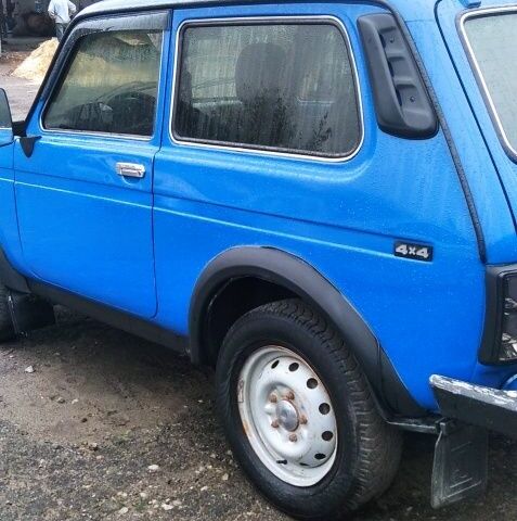 Синий ВАЗ 21214, объемом двигателя 1.7 л и пробегом 200 тыс. км за 2350 $, фото 2 на Automoto.ua