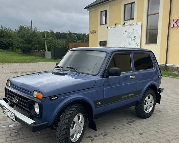 Синий ВАЗ 21214, объемом двигателя 1.7 л и пробегом 247 тыс. км за 5250 $, фото 6 на Automoto.ua