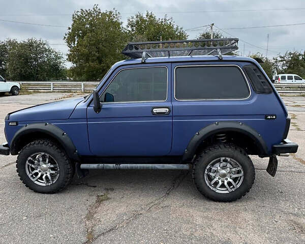 Синий ВАЗ 21214, объемом двигателя 1.7 л и пробегом 167 тыс. км за 5000 $, фото 6 на Automoto.ua