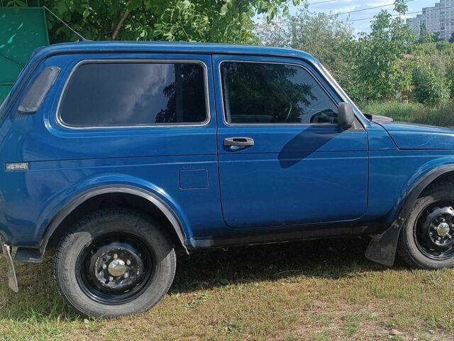 Синий ВАЗ 21214, объемом двигателя 1.7 л и пробегом 150 тыс. км за 2600 $, фото 2 на Automoto.ua