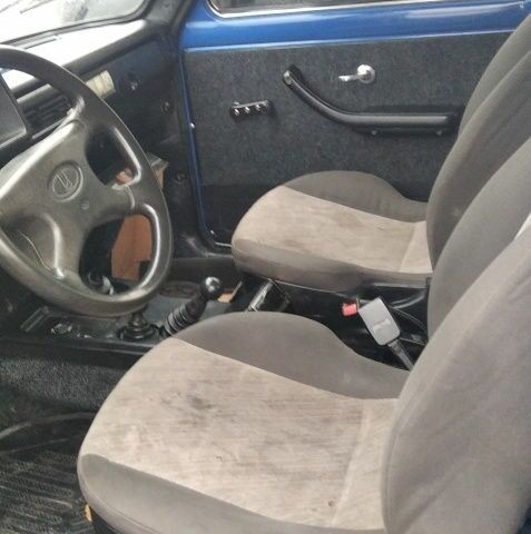 Синий ВАЗ 21214, объемом двигателя 1.7 л и пробегом 200 тыс. км за 2350 $, фото 7 на Automoto.ua