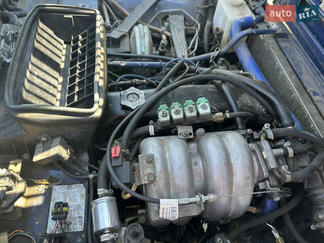 Синій ВАЗ 21214, об'ємом двигуна 1.7 л та пробігом 200 тис. км за 2888 $, фото 4 на Automoto.ua