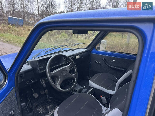 Синий ВАЗ 21214, объемом двигателя 1.7 л и пробегом 149 тыс. км за 2699 $, фото 8 на Automoto.ua