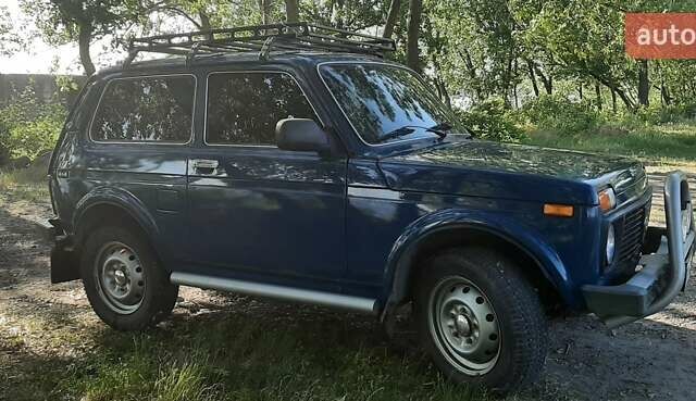 Синий ВАЗ 21214, объемом двигателя 1.7 л и пробегом 171 тыс. км за 4700 $, фото 2 на Automoto.ua