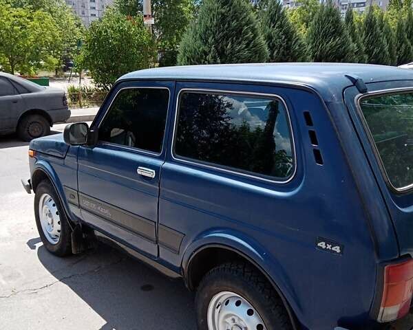 Синий ВАЗ 21214, объемом двигателя 1.69 л и пробегом 130 тыс. км за 4500 $, фото 1 на Automoto.ua