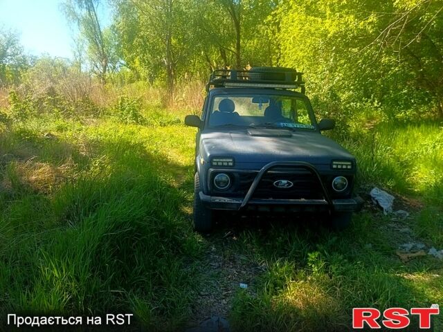 Синій ВАЗ 21214, об'ємом двигуна 1.7 л та пробігом 228 тис. км за 3000 $, фото 2 на Automoto.ua