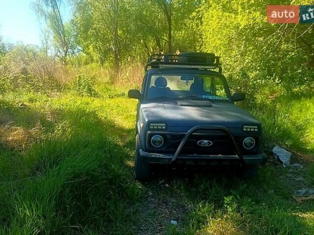 Синій ВАЗ 21214, об'ємом двигуна 1.7 л та пробігом 228 тис. км за 3000 $, фото 1 на Automoto.ua