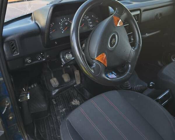 Синий ВАЗ 21214, объемом двигателя 1.69 л и пробегом 93 тыс. км за 5300 $, фото 10 на Automoto.ua