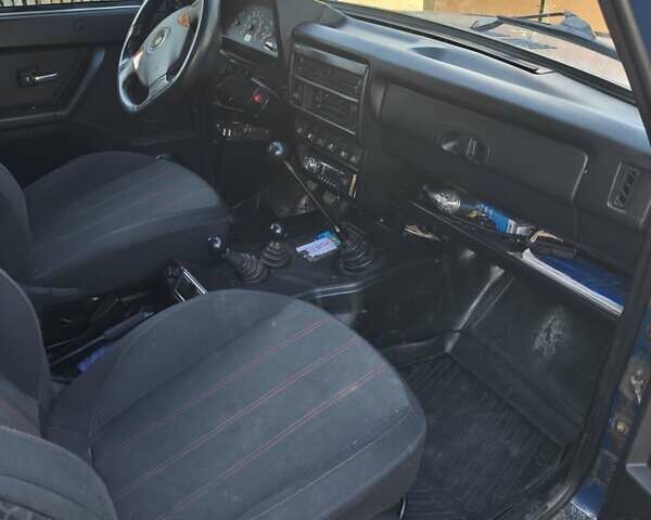 Синий ВАЗ 21214, объемом двигателя 1.69 л и пробегом 93 тыс. км за 5300 $, фото 8 на Automoto.ua