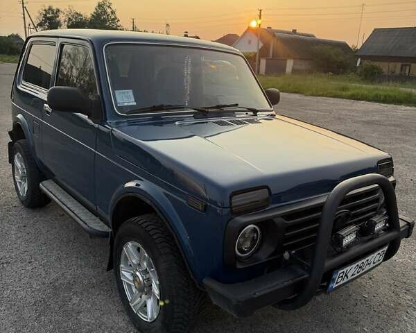 Синій ВАЗ 21214, об'ємом двигуна 1.7 л та пробігом 108 тис. км за 4200 $, фото 1 на Automoto.ua