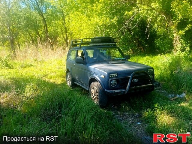 Синій ВАЗ 21214, об'ємом двигуна 1.7 л та пробігом 228 тис. км за 3000 $, фото 1 на Automoto.ua
