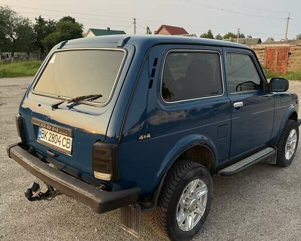 Синій ВАЗ 21214, об'ємом двигуна 1.7 л та пробігом 108 тис. км за 4200 $, фото 2 на Automoto.ua
