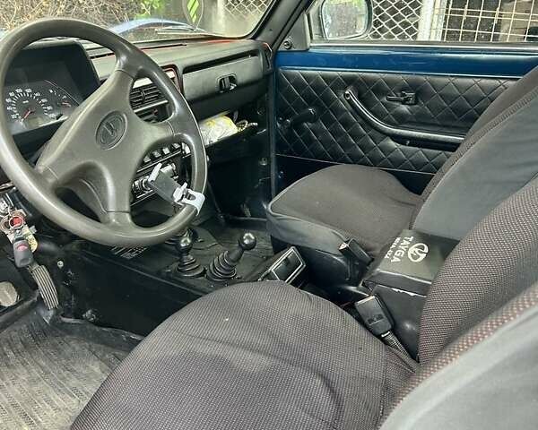 Синій ВАЗ 21214, об'ємом двигуна 1.7 л та пробігом 213 тис. км за 3600 $, фото 3 на Automoto.ua