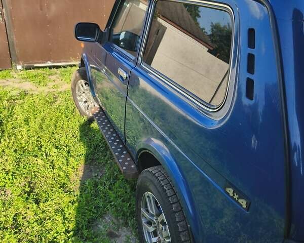 Синий ВАЗ 21214, объемом двигателя 1.69 л и пробегом 93 тыс. км за 5300 $, фото 4 на Automoto.ua