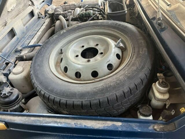 Синій ВАЗ 21214, об'ємом двигуна 1.7 л та пробігом 390 тис. км за 2800 $, фото 5 на Automoto.ua