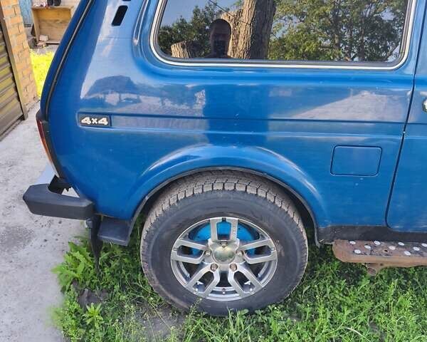 Синий ВАЗ 21214, объемом двигателя 1.69 л и пробегом 93 тыс. км за 5300 $, фото 3 на Automoto.ua
