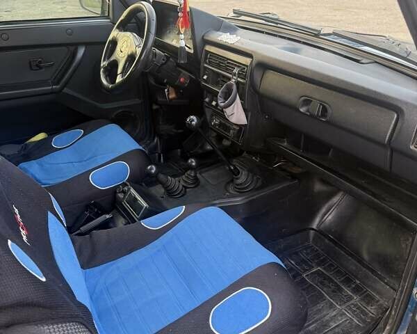 Синій ВАЗ 21214, об'ємом двигуна 1.7 л та пробігом 108 тис. км за 4200 $, фото 7 на Automoto.ua