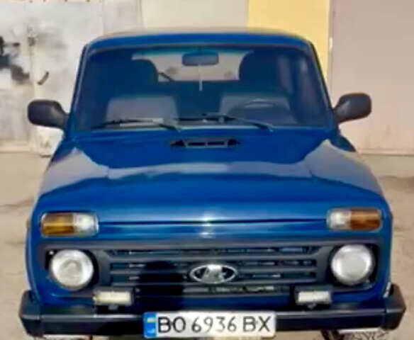Синий ВАЗ 21214, объемом двигателя 1.7 л и пробегом 150 тыс. км за 4000 $, фото 1 на Automoto.ua