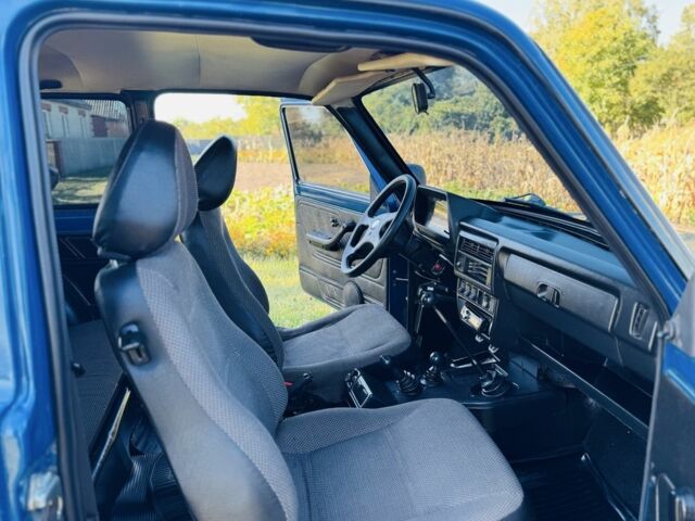 Синій ВАЗ 21214, об'ємом двигуна 1.7 л та пробігом 57 тис. км за 5300 $, фото 9 на Automoto.ua