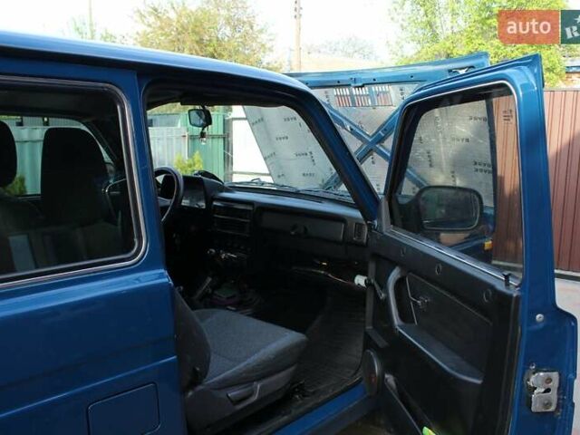 Синій ВАЗ 21214, об'ємом двигуна 1.7 л та пробігом 143 тис. км за 4800 $, фото 3 на Automoto.ua