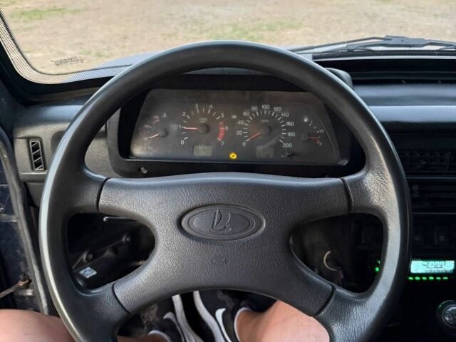 Синий ВАЗ 21214, объемом двигателя 1.7 л и пробегом 60 тыс. км за 6200 $, фото 5 на Automoto.ua