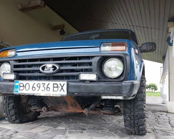 Синий ВАЗ 21214, объемом двигателя 1.7 л и пробегом 150 тыс. км за 4000 $, фото 3 на Automoto.ua