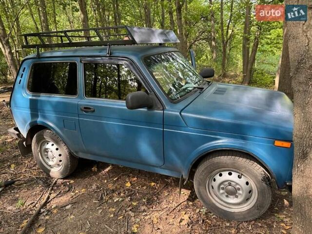 Синий ВАЗ 21214, объемом двигателя 1.69 л и пробегом 300 тыс. км за 3700 $, фото 1 на Automoto.ua