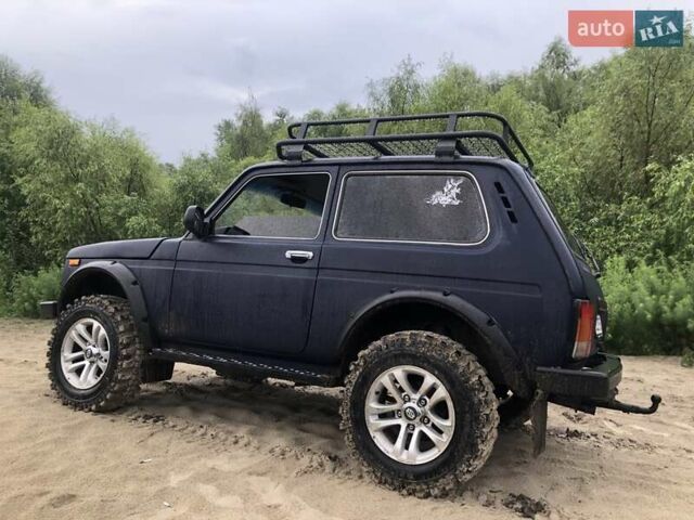 Синий ВАЗ 21214, объемом двигателя 1.7 л и пробегом 10 тыс. км за 6200 $, фото 12 на Automoto.ua